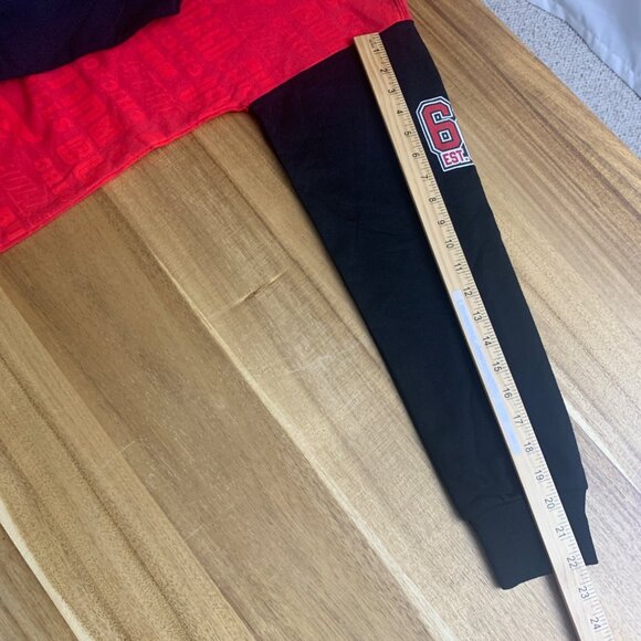 NBA Chicago Bulls Mens Red & Black Crewneck Sweatshirt Size Small - Picture 8 of 15